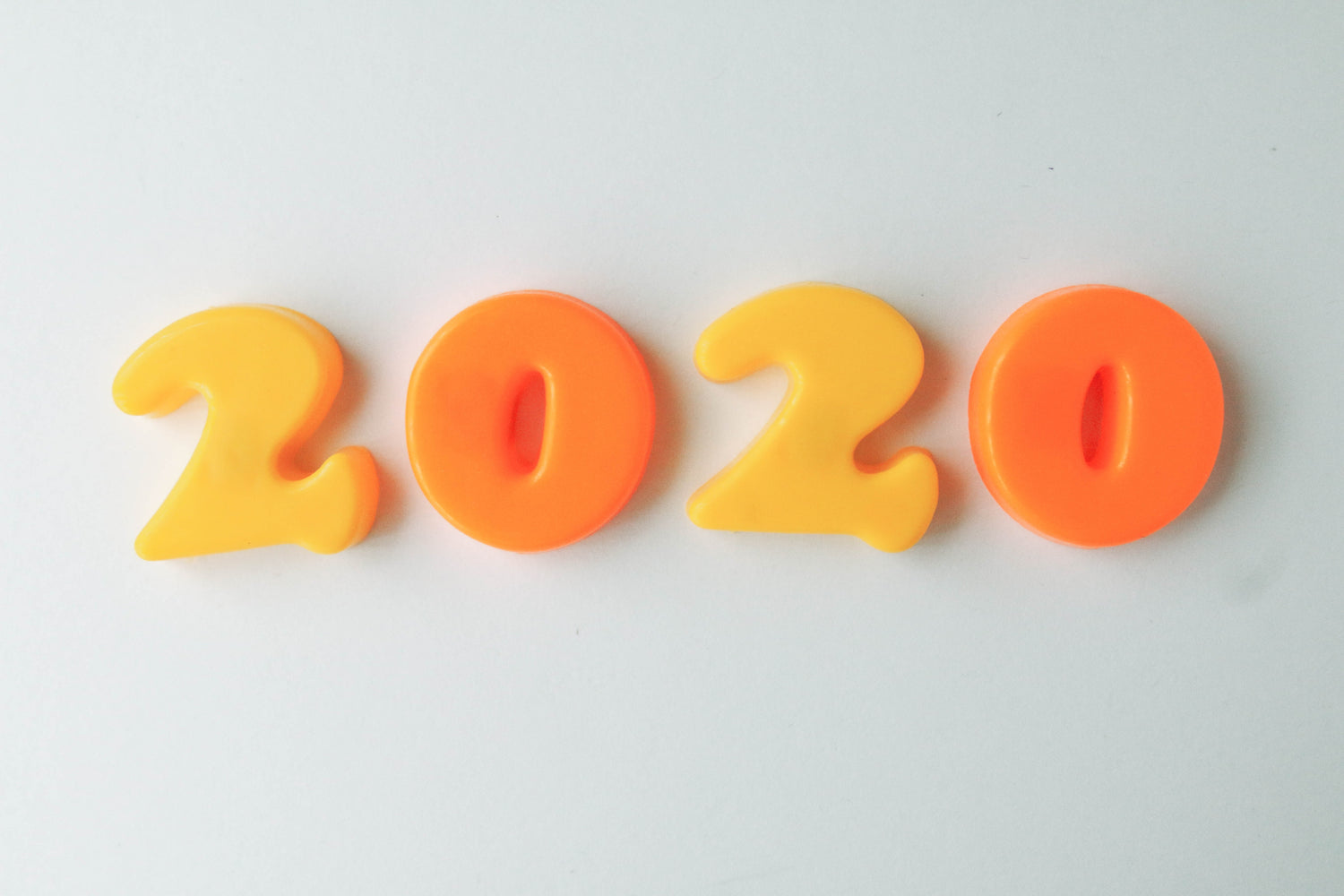 Fridge magnets spelling out 2020